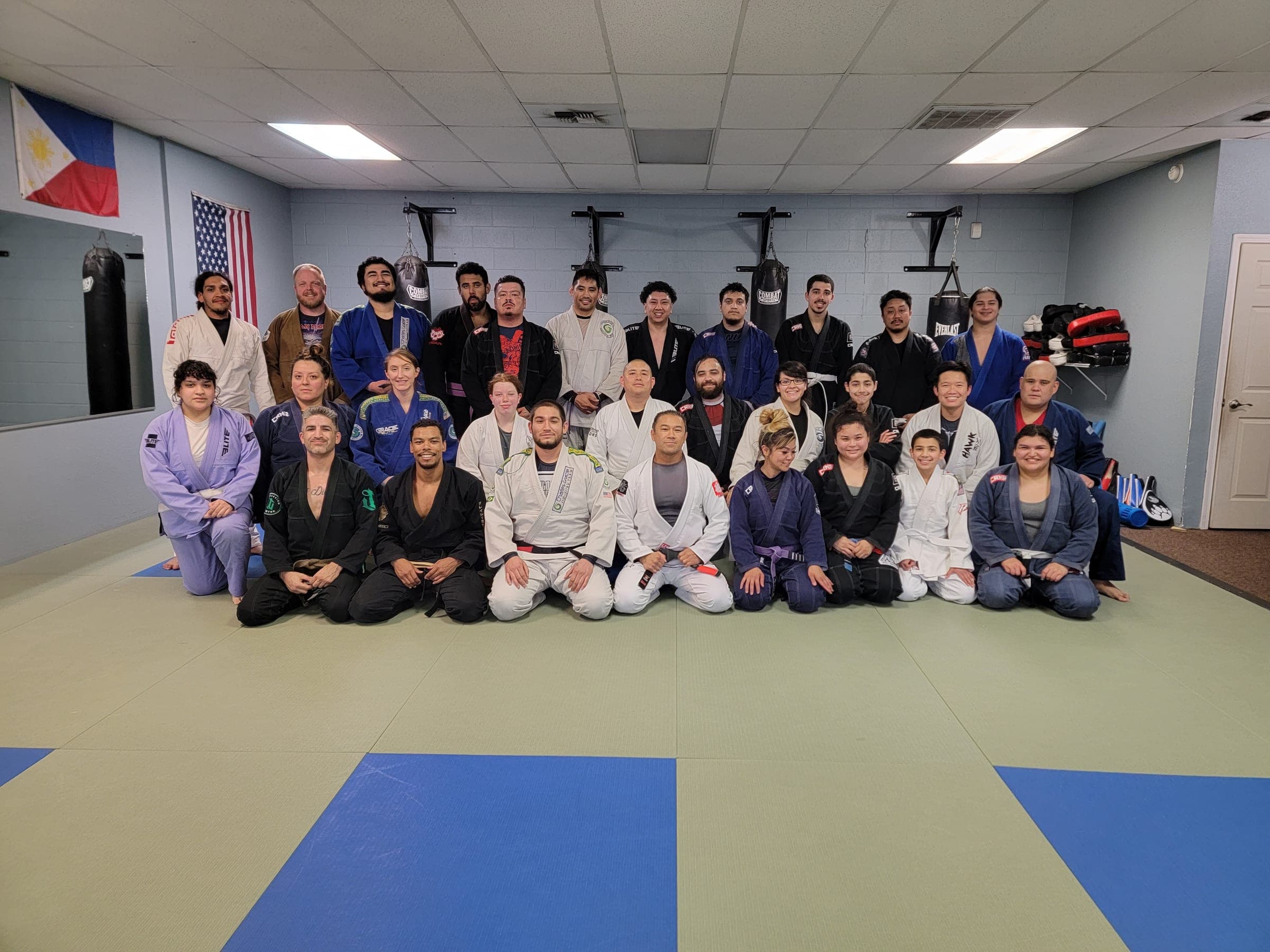 Brazilian Jiu-Jitsu class at the Pershing Avenue gym